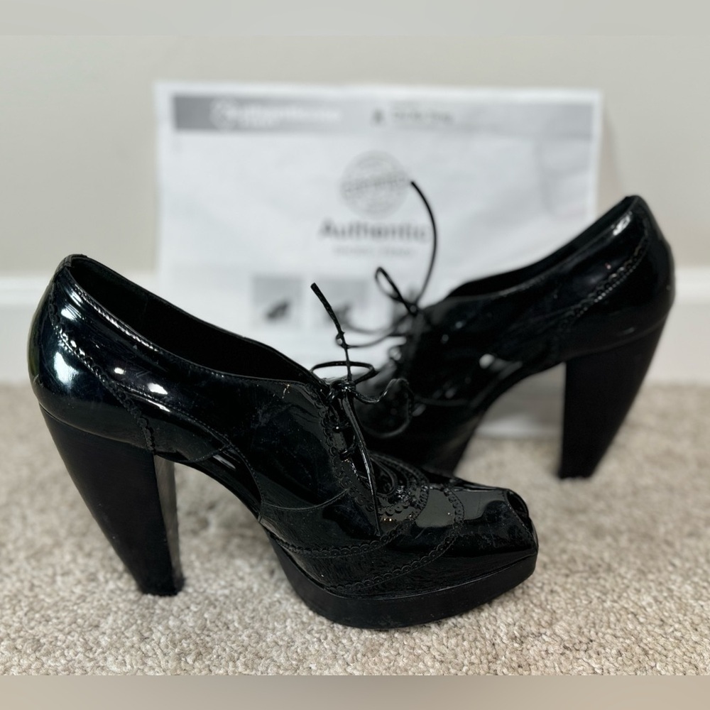 FENDI SPUNTATA CLASSIC BLACK PATENT LEATHER HIGH HEELS Authenticated Size 7.5